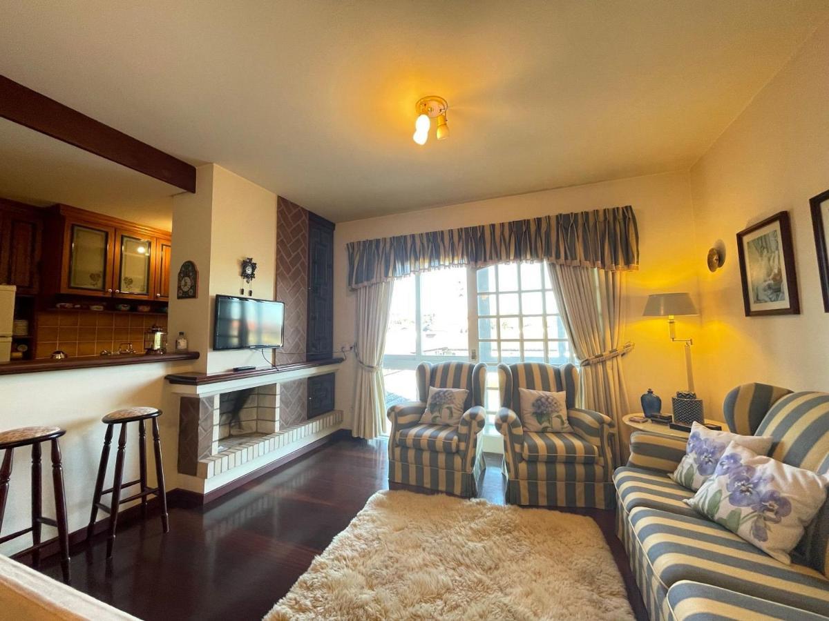 Apartamento No Centro De Gramado 200 Metros Da Rua Coberta Exterior foto